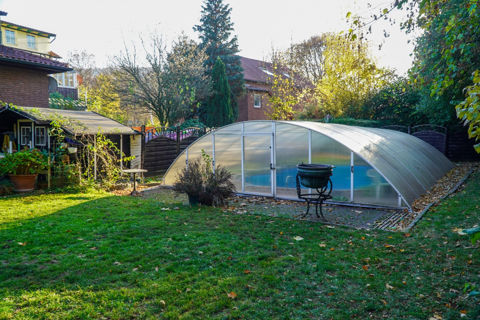 Gartenhaus und Pool