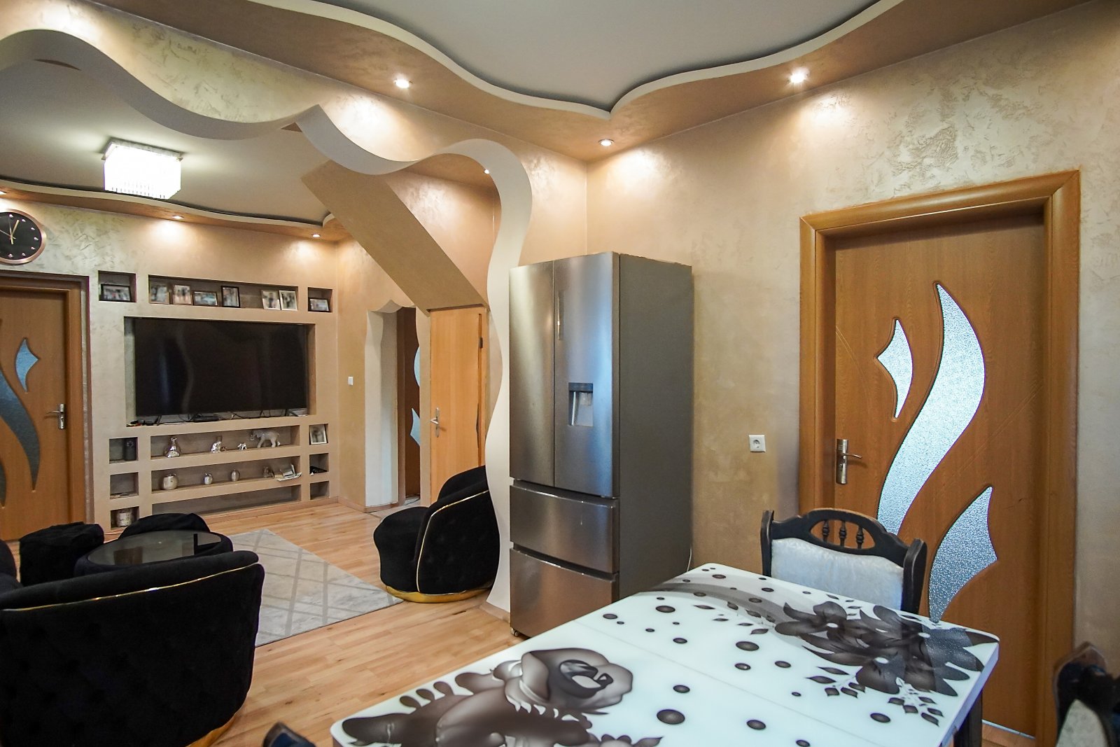 EG Küche Blickrichtung Wohnzimmer/Diele