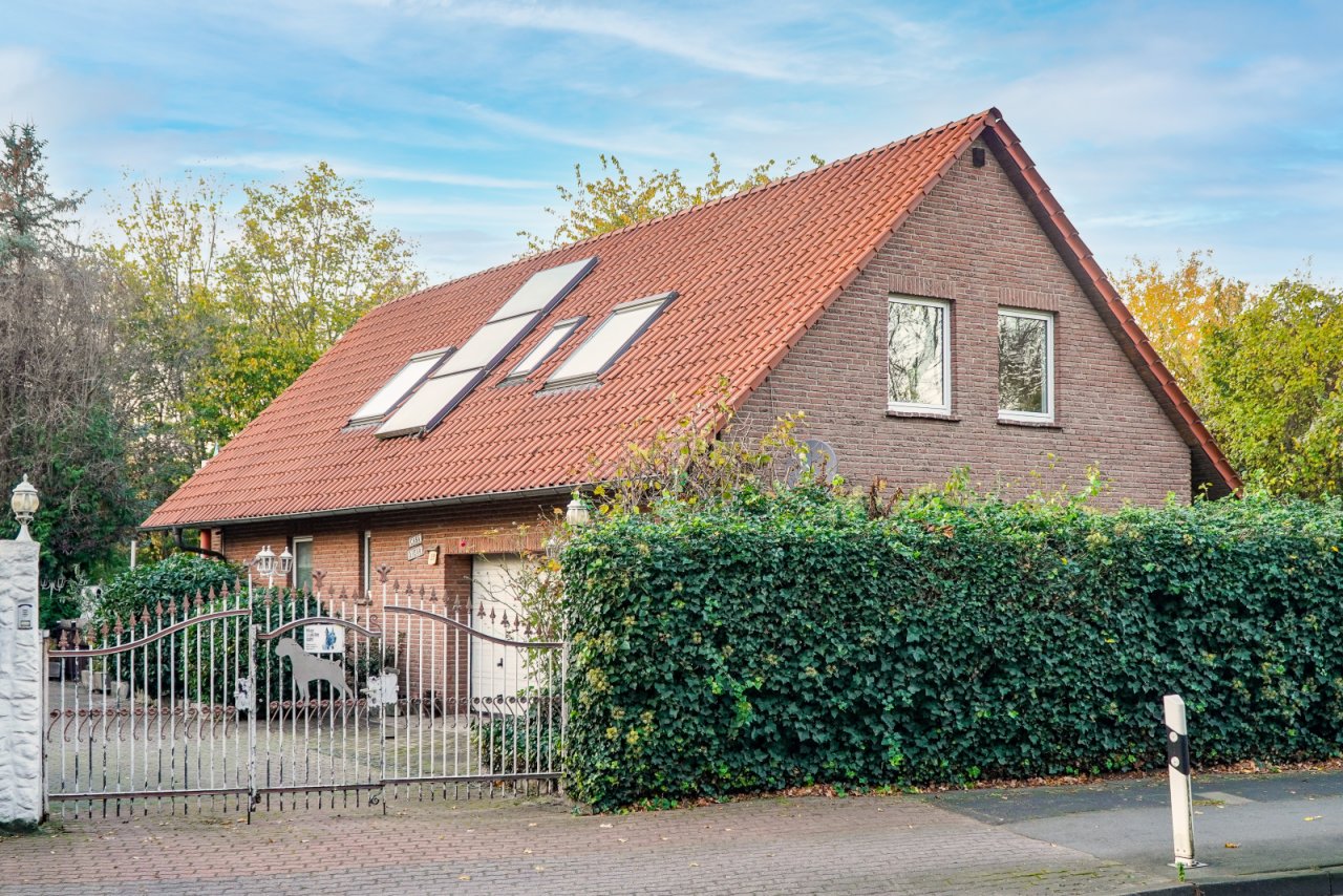 Straßenansicht Straßenansicht