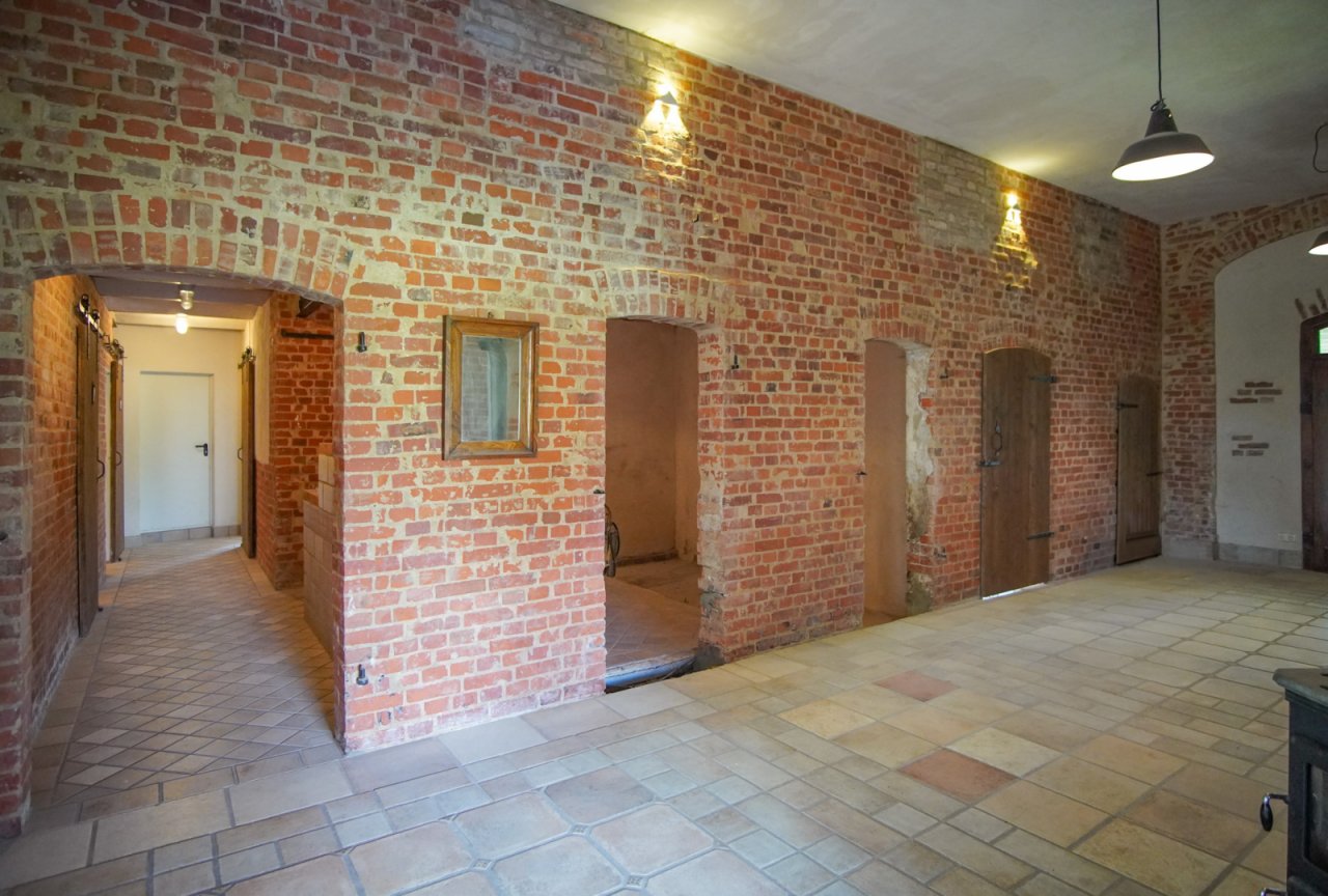 Gastraum mit Theke Kopie Gastraum mit Theke Kopie