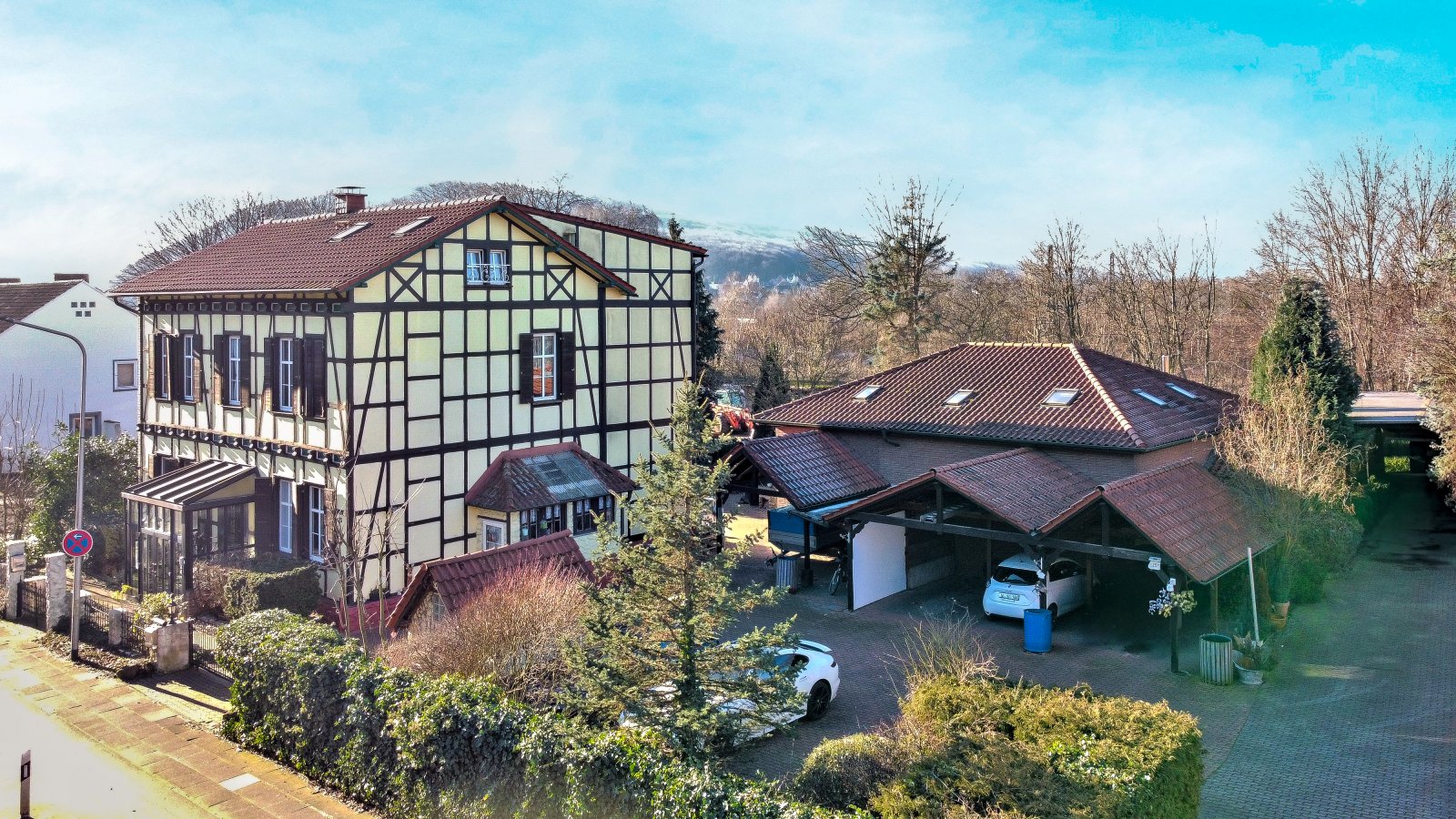Blick auf MFH u. Bungalow Blick auf MFH u. Bungalow