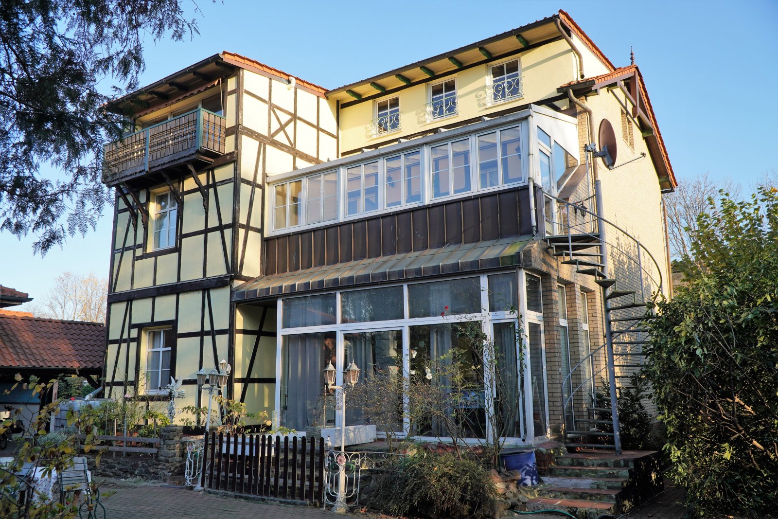 Rückansicht - MFH Rückansicht - MFH