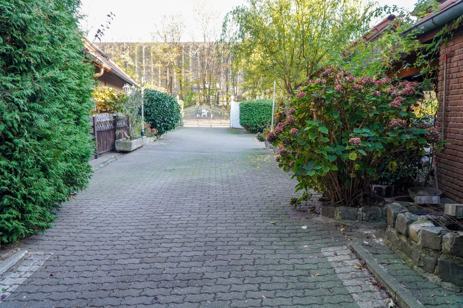 Einfahrt Carport - EFH Einfahrt Carport - EFH