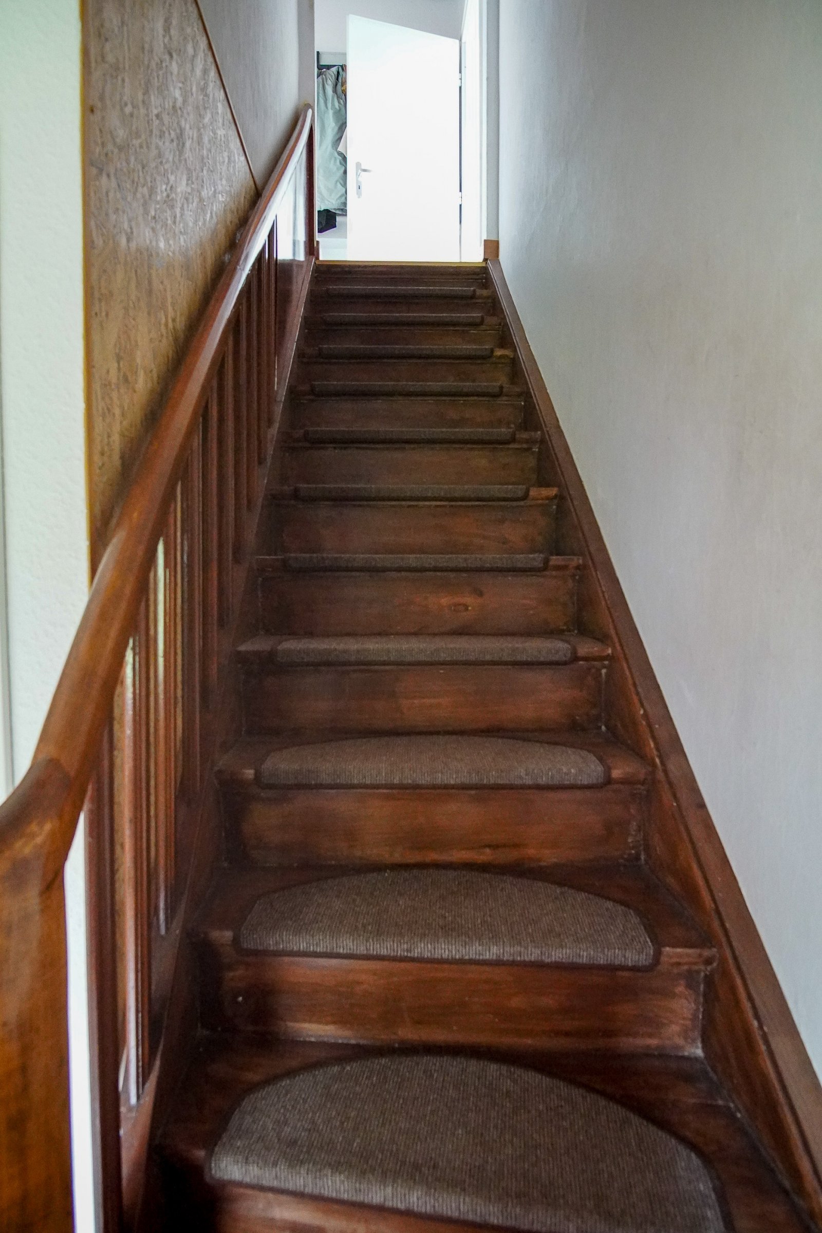 Treppe zum Dachgeschoss Treppe zum Dachgeschoss