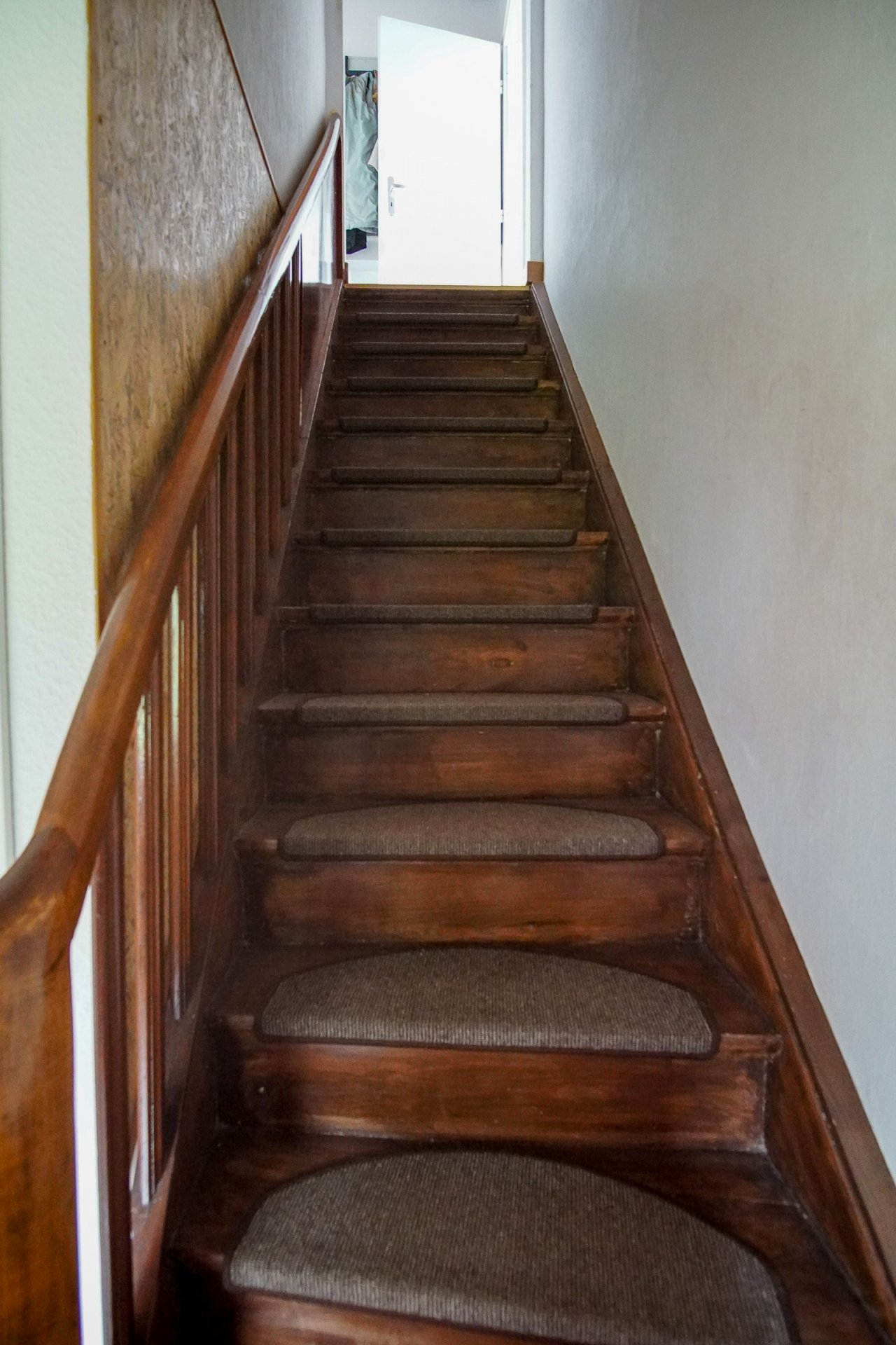 Treppe zum Dachgeschoss Treppe zum Dachgeschoss