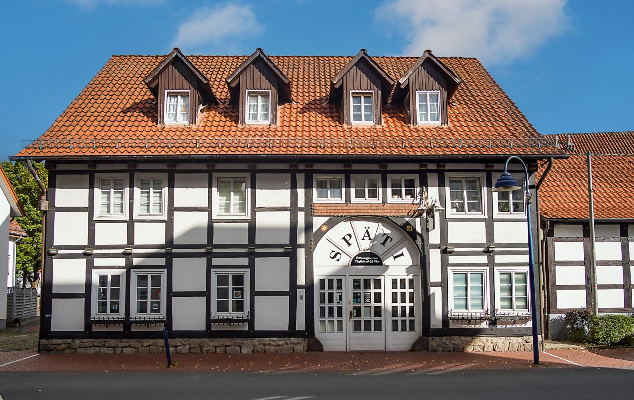 Vorderansicht (Massivbauweise mit Fachwerkverblendung) Vorderansicht (Massivbauweise mit Fachwerkverblendung)