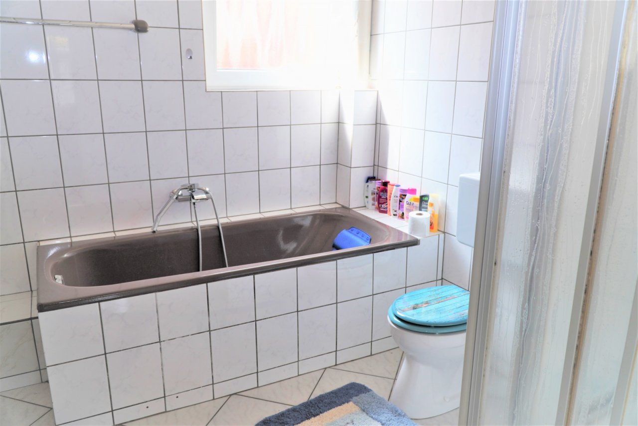 Badezimmer EG