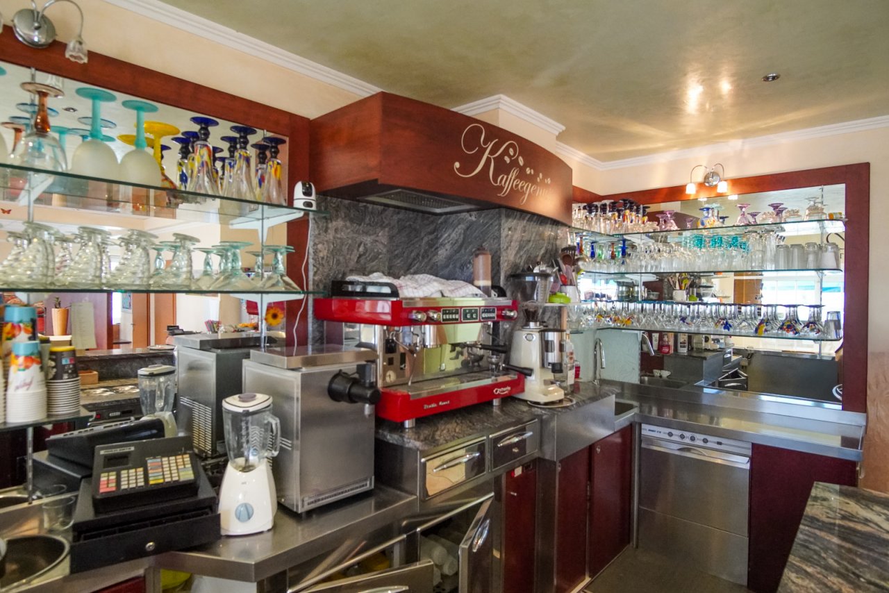 Tresen und Kaffeebar