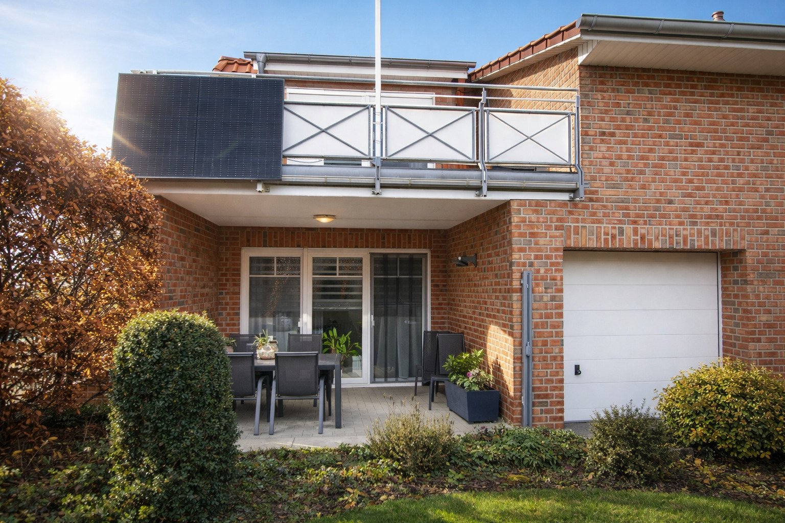 Garten mit Blick zur Terrasse - EG rechts