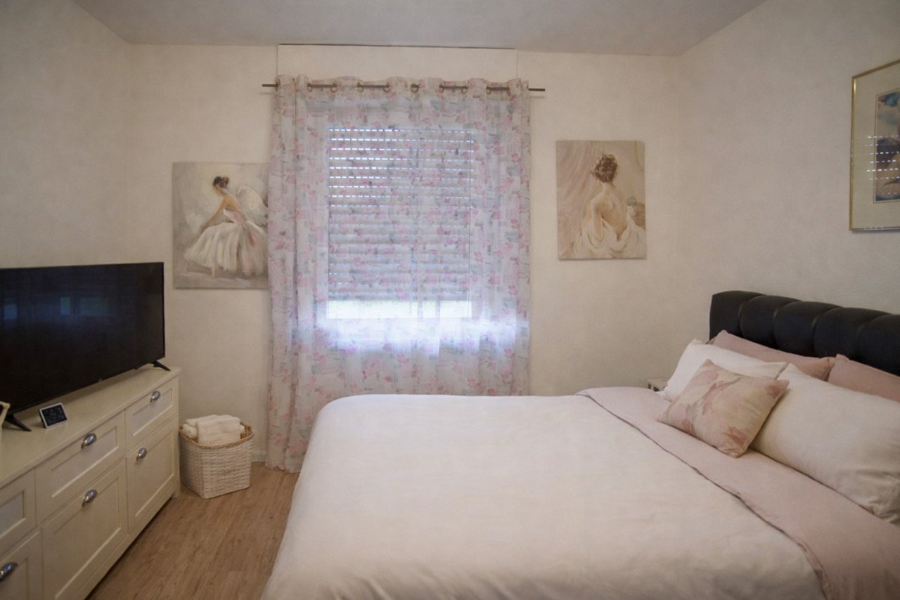 EG vorne - Schlafzimmer