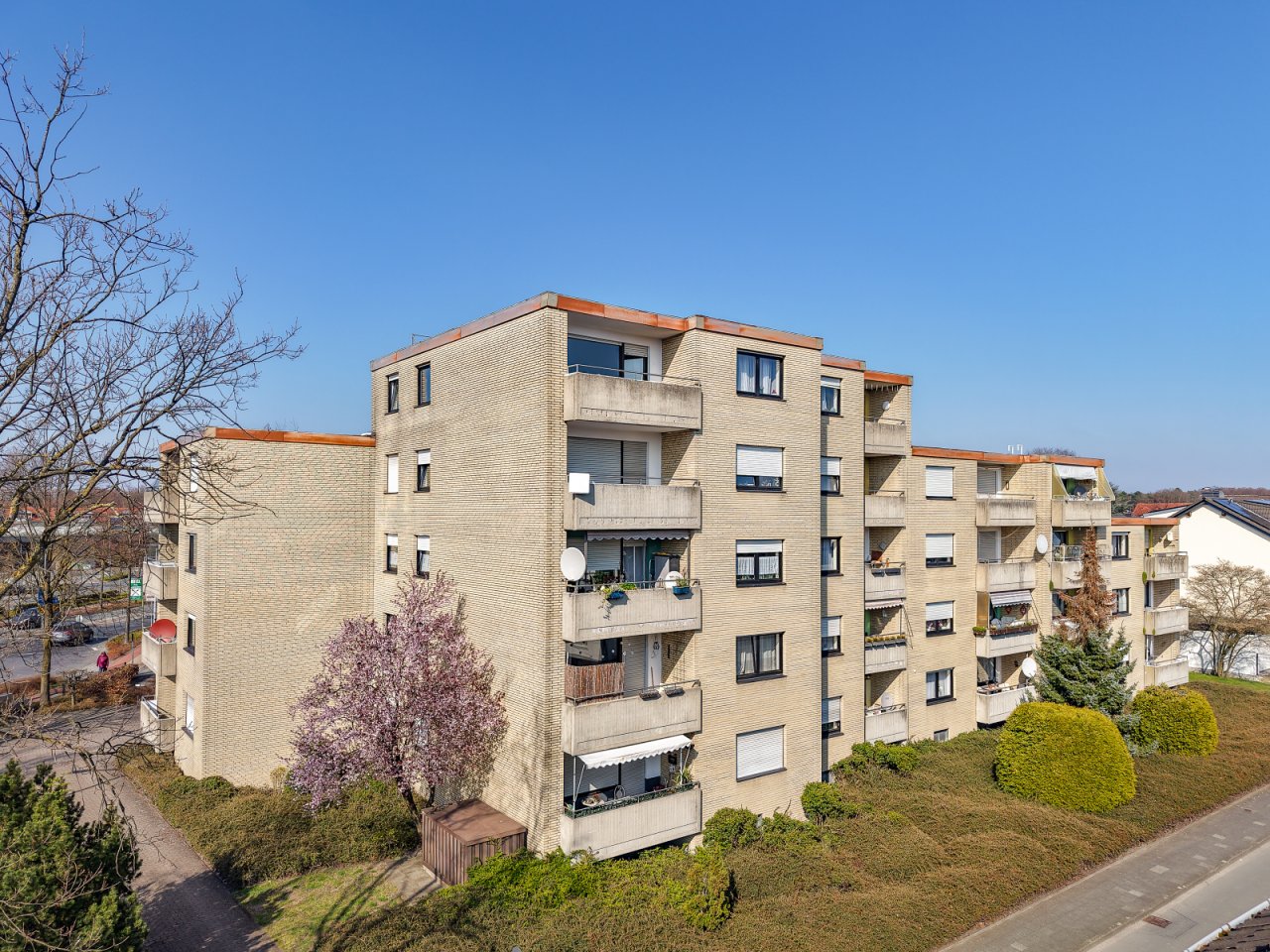 Straßenansicht
