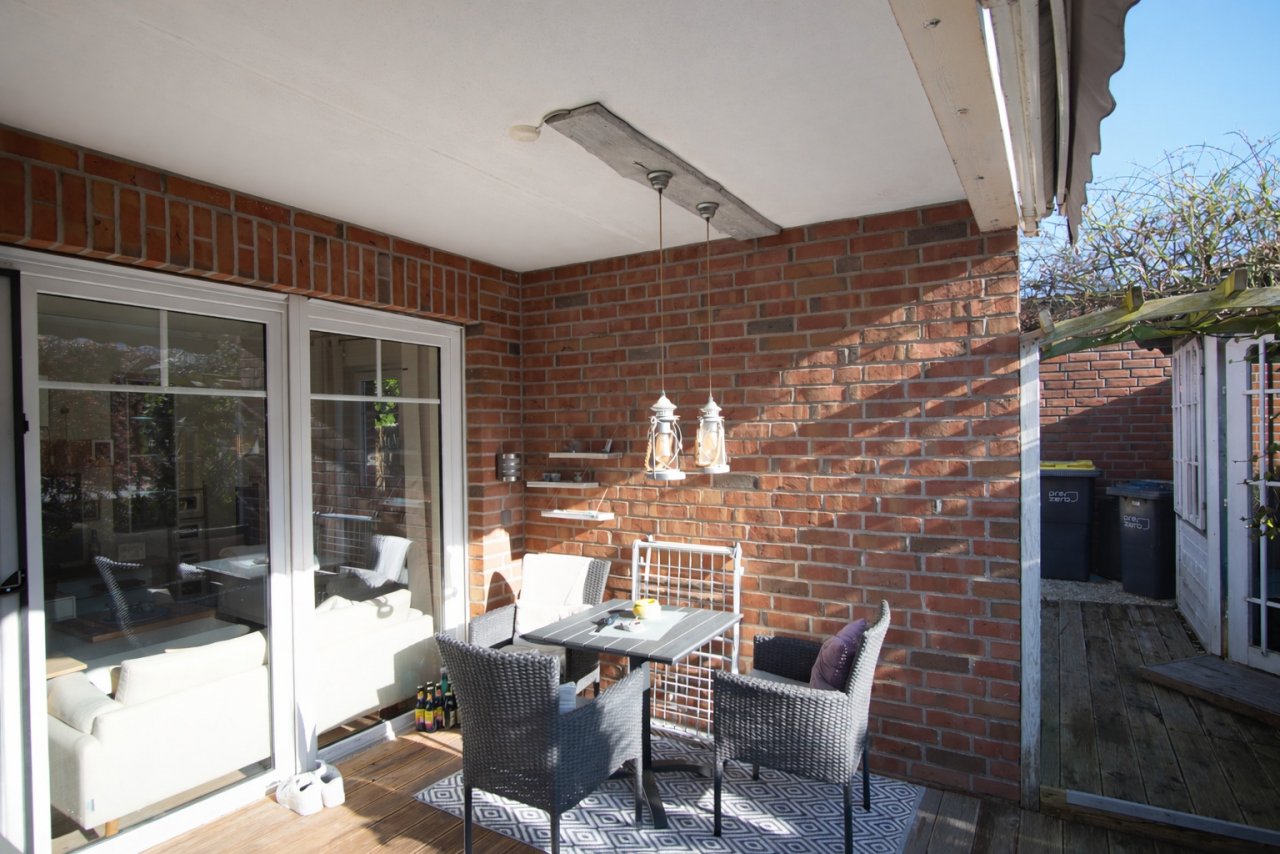 Terrasse - EG links Terrasse - EG links