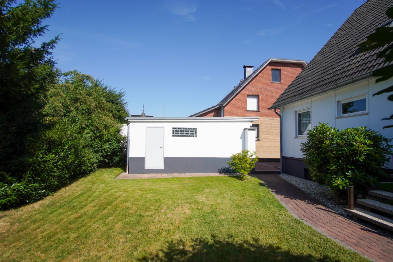 Vorgarten, Garage