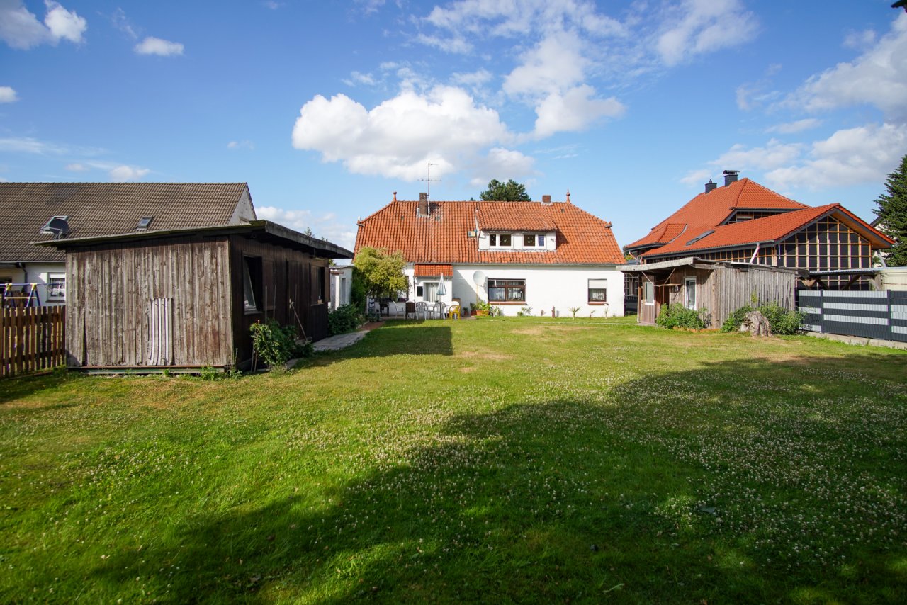 Garten und Gartenhütte