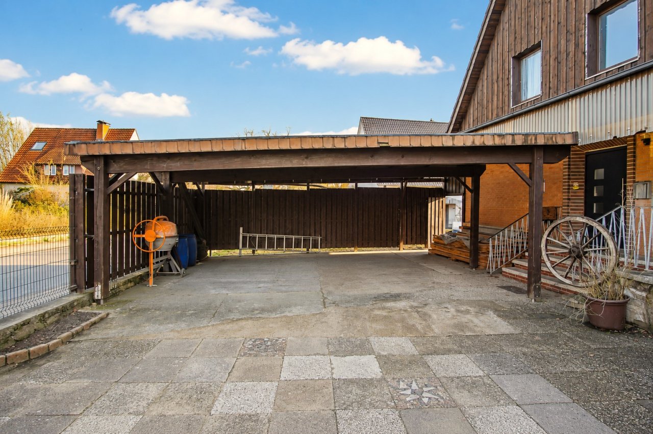 Hof, Eingangsbereich, Carport Hof, Eingangsbereich, Carport